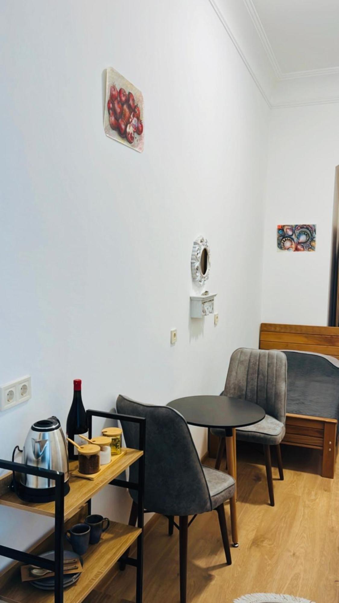 Salomes Guest Room Tbilisi ภายนอก รูปภาพ