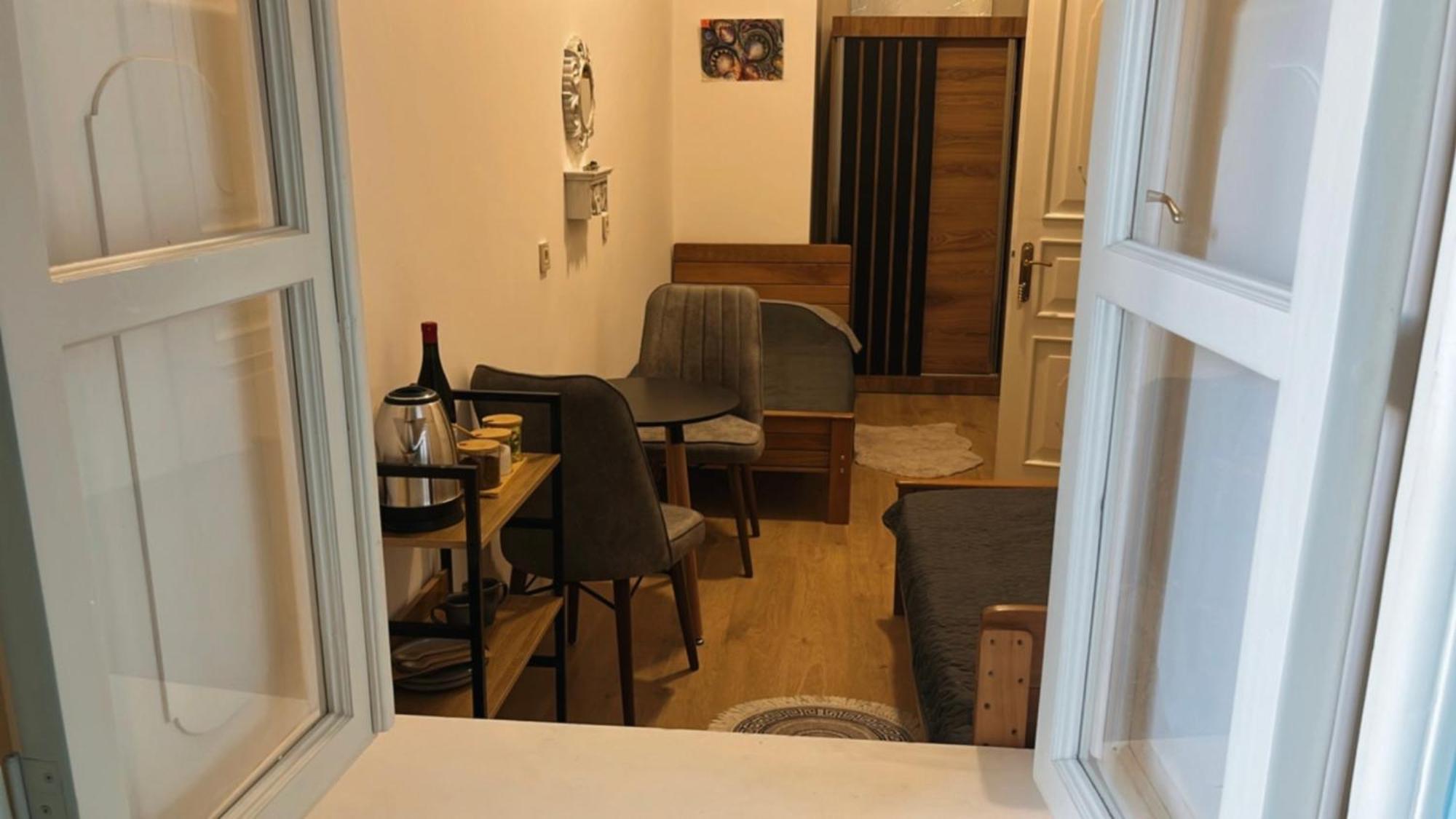 Salomes Guest Room Tbilisi ภายนอก รูปภาพ