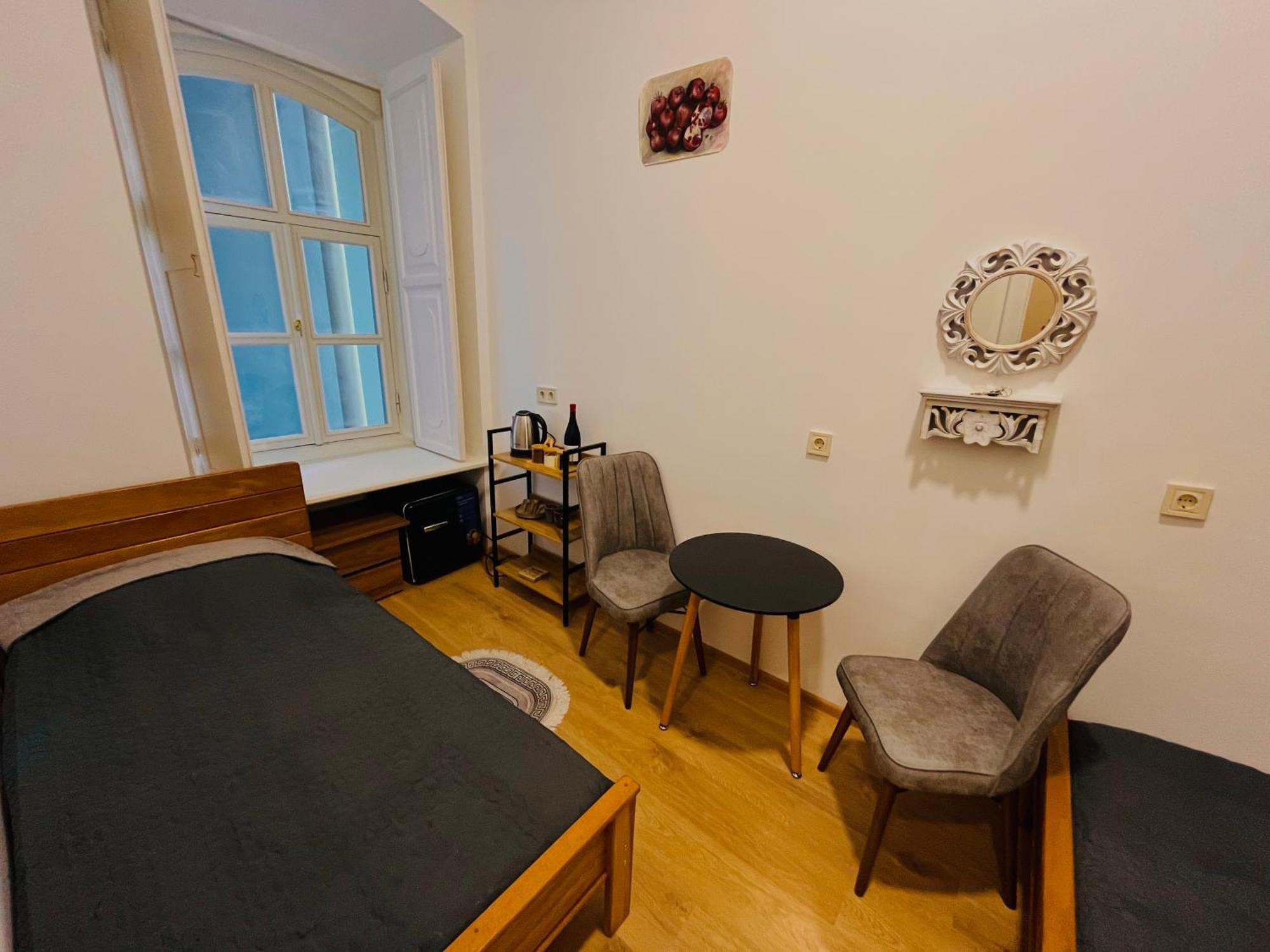 Salomes Guest Room Tbilisi ภายนอก รูปภาพ