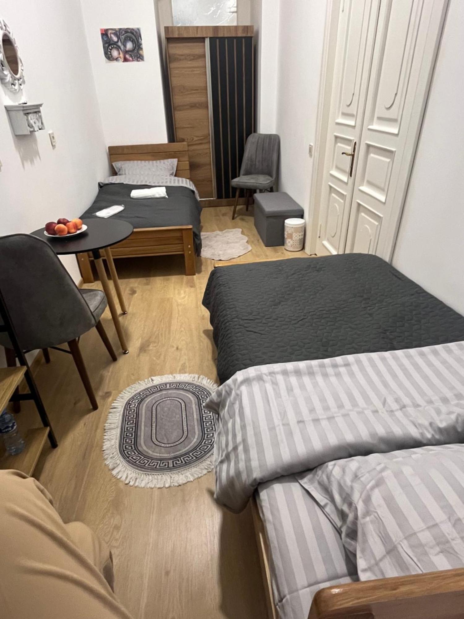 Salomes Guest Room Tbilisi ภายนอก รูปภาพ