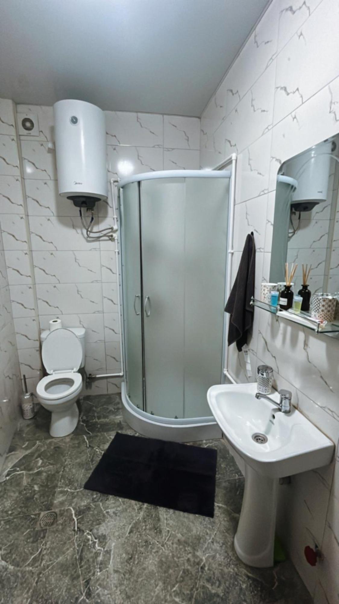 Salomes Guest Room Tbilisi ภายนอก รูปภาพ